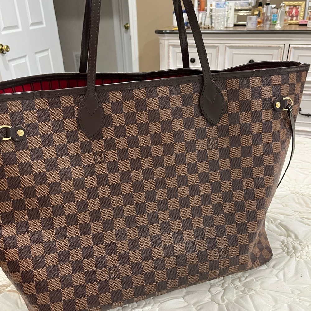 Louis Vuitton GM never full - Picture 2 of 13